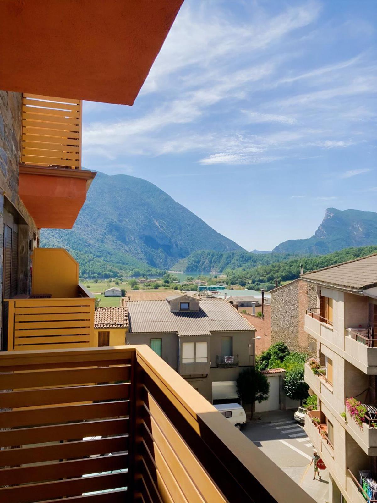 Apartment Duplex Amb Vistes Al Pirineu Catala *